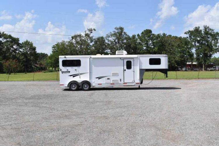 2014 Shadow 7208GLQ 2 Horse Trailer with 8′ Short Wall - Image 2