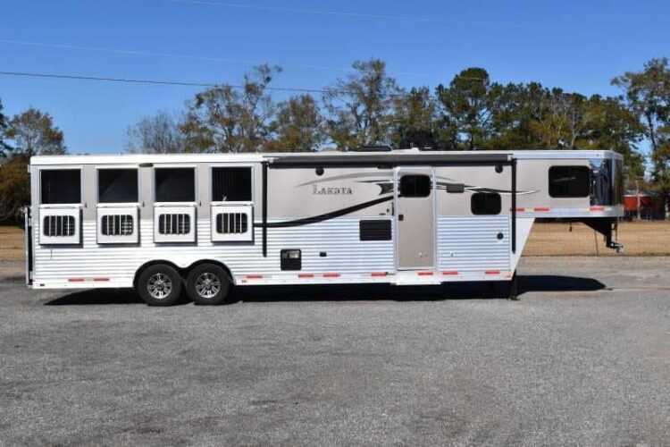 2015 Lakota 8411GLQ 4 Horse Trailer with 11′ Short Wall - Image 2